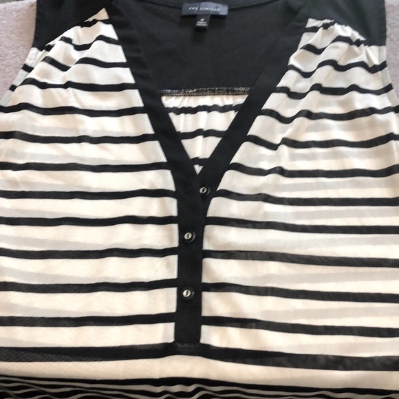 THE LIMITED BLK/WHITE STRIPED 1/2 BUTTONED SLEEVELESS BLOUSE SIZE M - Picture 3 of 9